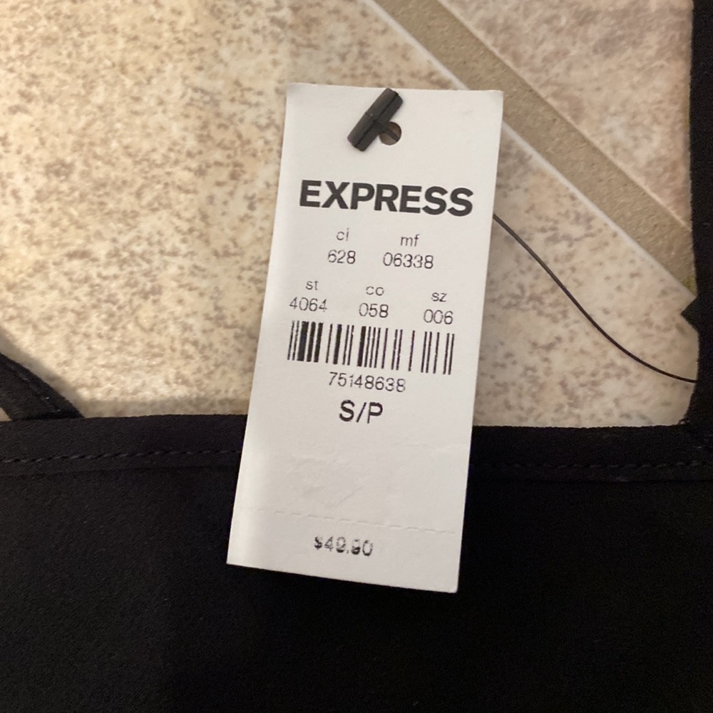 ⭐️NWT Express Tank Top⭐️ - Picture 8 of 9